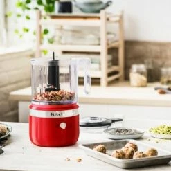 KitchenAid Kabelloser Zerkleinerer In Empire Rot 9 KitchenAid Kabelloser Zerkleinerer In Empire Rot -Kitchenaid Shop CORDLESS CHOPPER BLISS BALLS 816 ER
