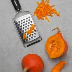 Microplane XL-Grob-Reibe Gourmet -Kitchenaid Shop MP Gourmet Series Ultra Coarse Grater 45011 pumpkin neu l