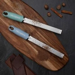 Microplane Zester/Reibe Premium In Gelb -Kitchenaid Shop MP Premium Classic Series Zester 46202 46702 spices chocoalte neu 5 l