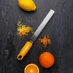 Microplane Zester/Reibe Premium In Violett -Kitchenaid Shop MP Premium Classic Series Zester 46620 citrus neu 3 l