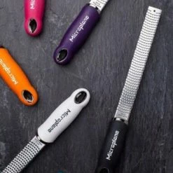 Microplane Zester/Reibe Premium In Violett -Kitchenaid Shop MP Premium Classic Series Zester group a neu 2 l