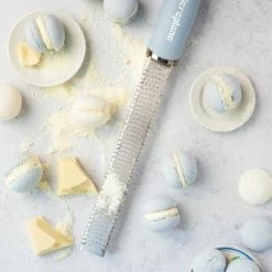 Microplane Zester-Reibe PREMIUM CLASSIC In Küstenblau -Kitchenaid Shop Microplane Premium Classic 46227 Zester Sky Blue Macarons 4